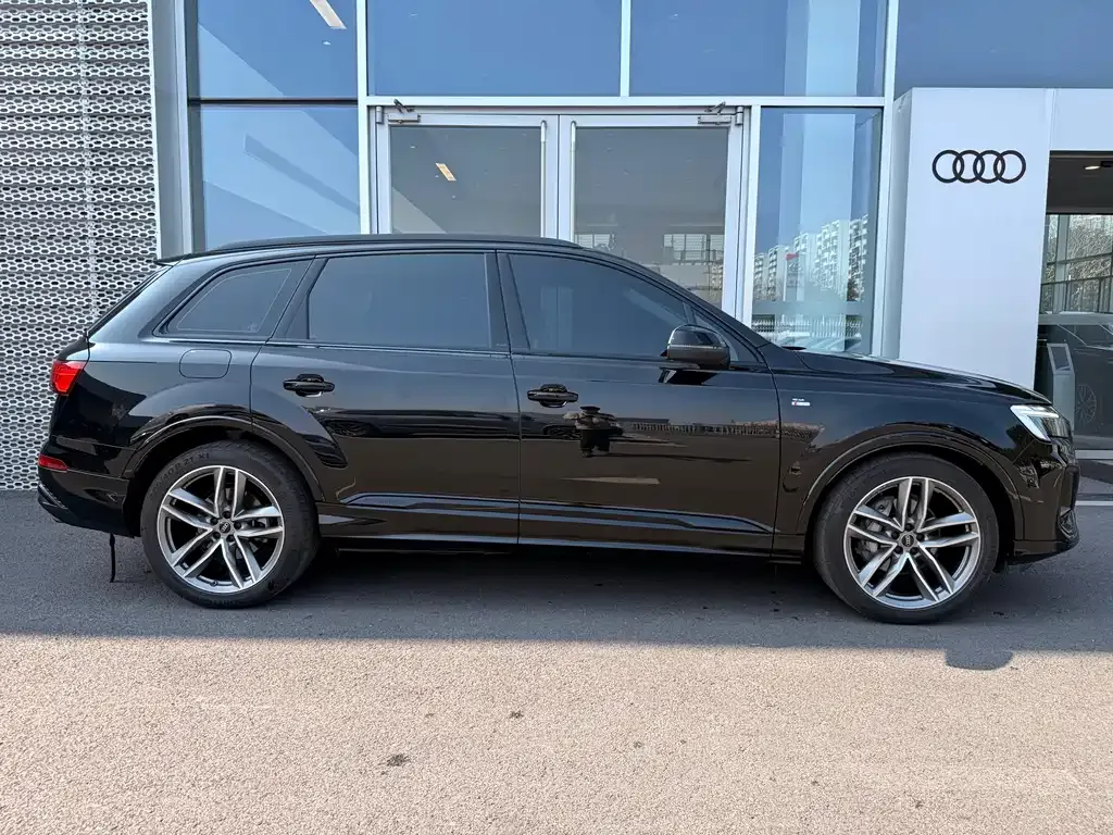 Audi Q7 — фото 5
