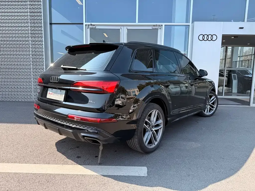 Audi Q7 — фото 4