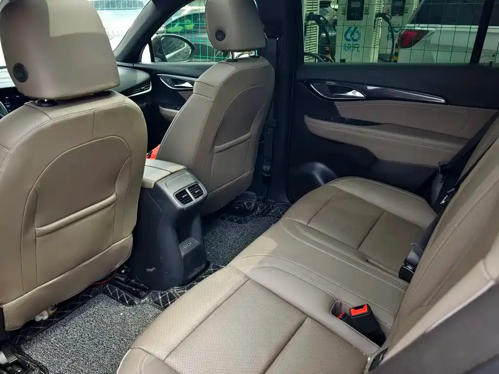 Buick Envision Plus — фото 8