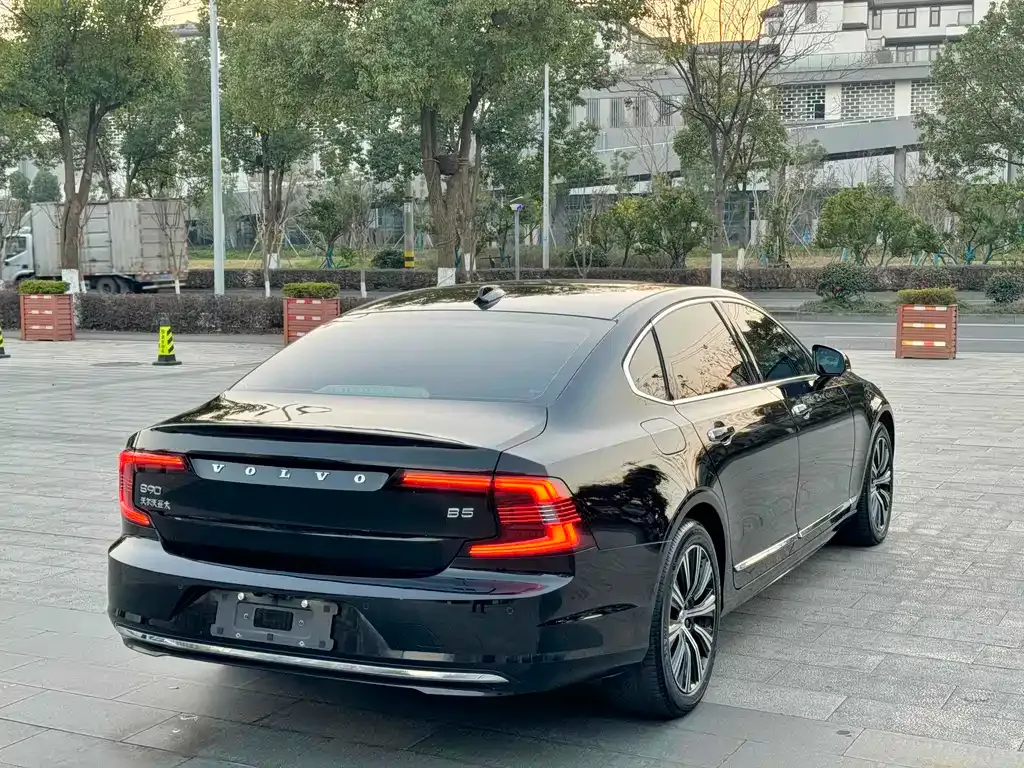 Volvo S90 — фото 7