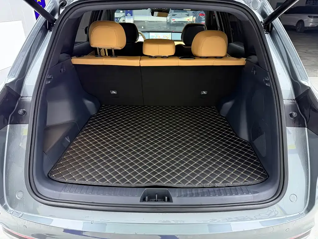 Geely 银河星舰7 — фото 10