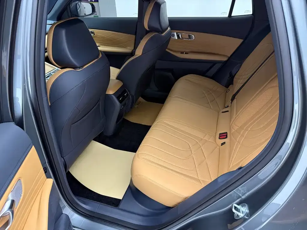 Geely 银河星舰7 — фото 7