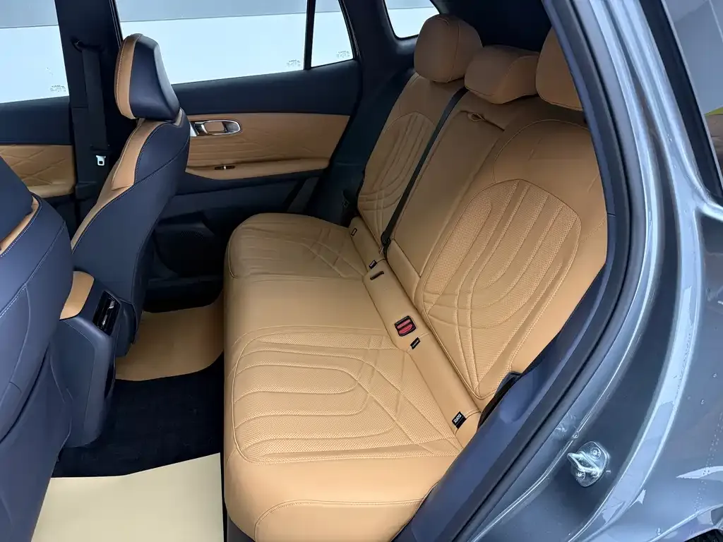 Geely 银河星舰7 — фото 4