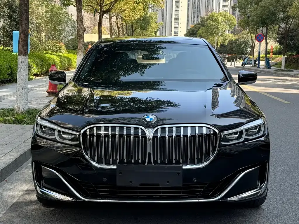 BMW 7 Series — фото 6