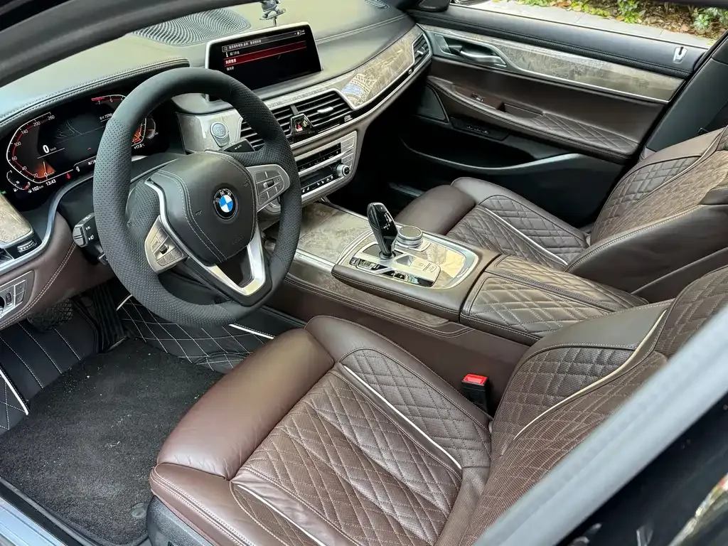 BMW 7 Series — фото 9