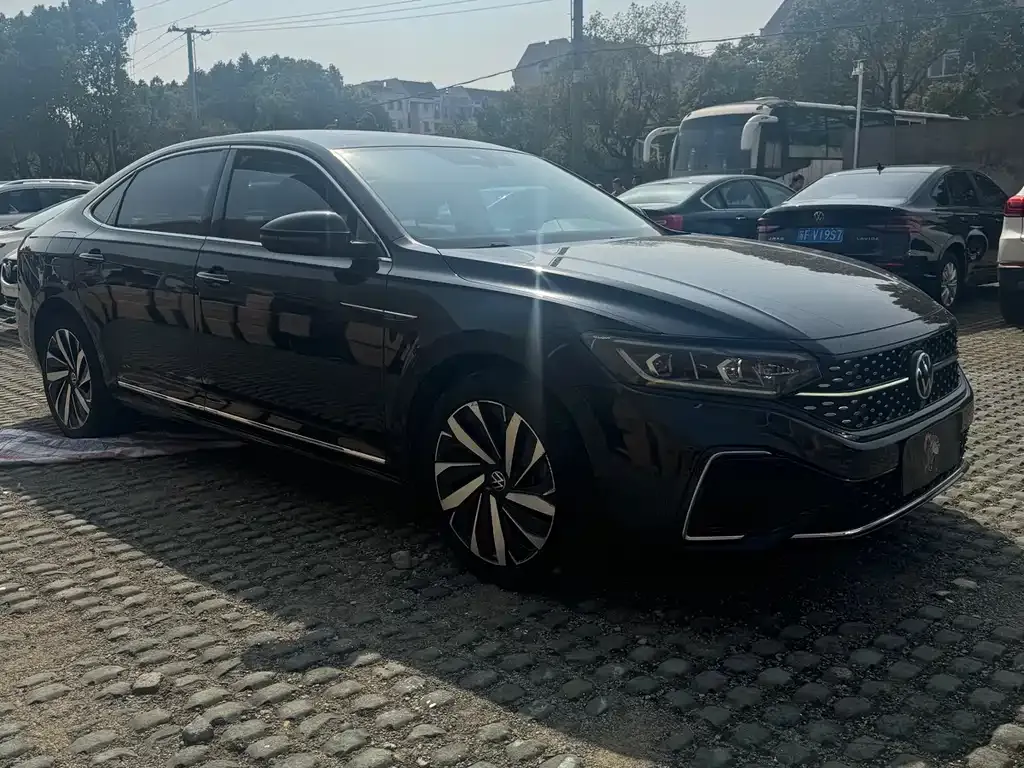 Volkswagen Passat — фото 8
