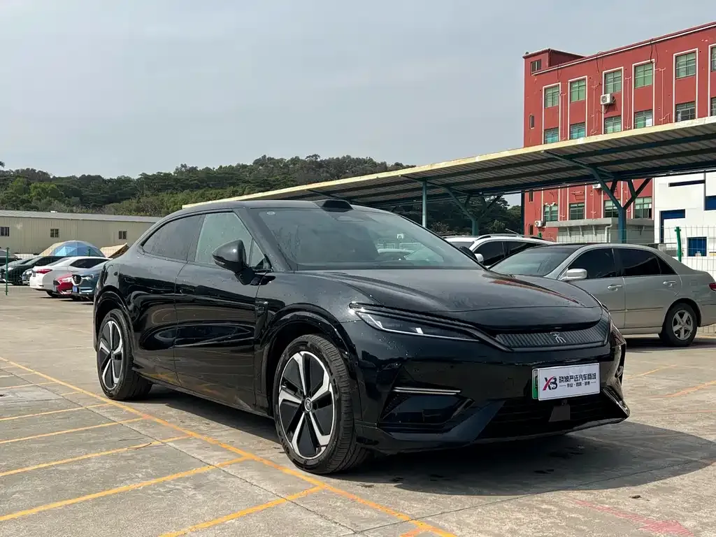 BYD L EV — фото 10