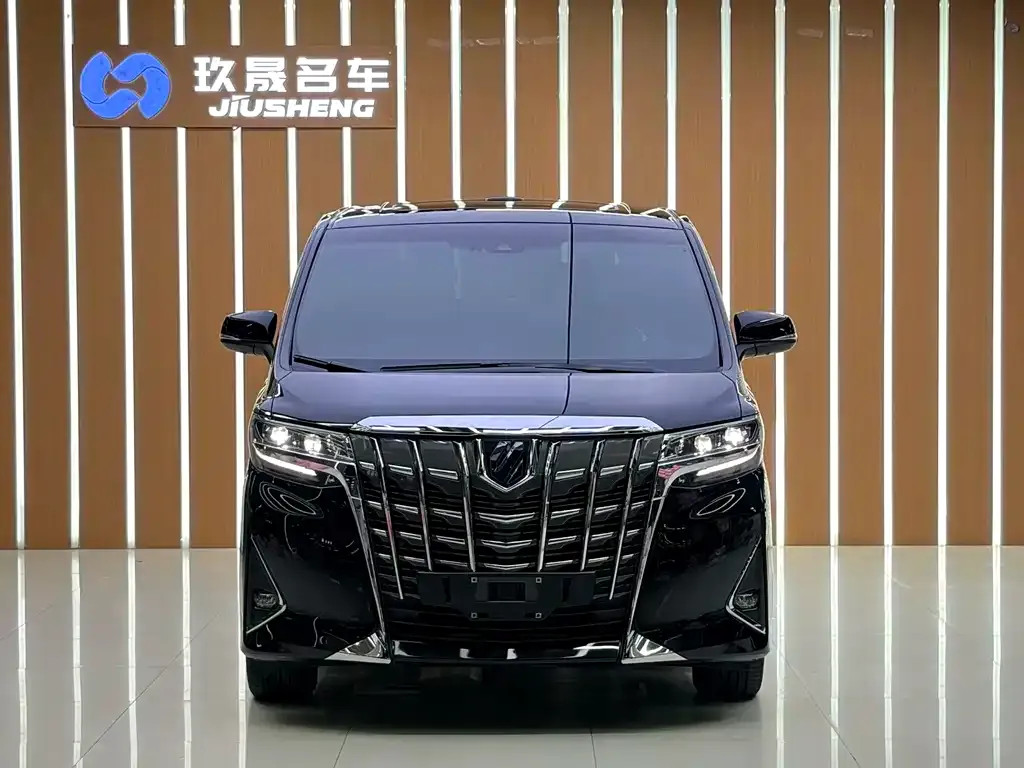 Toyota Alphard — фото 5