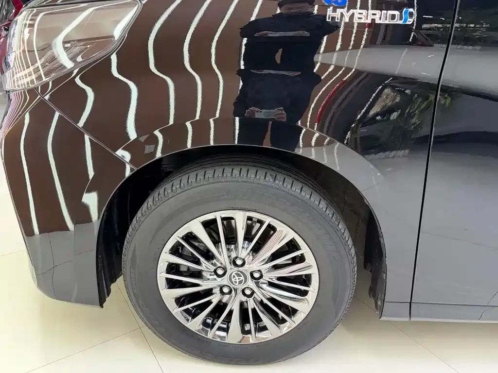 Toyota Alphard — фото 6
