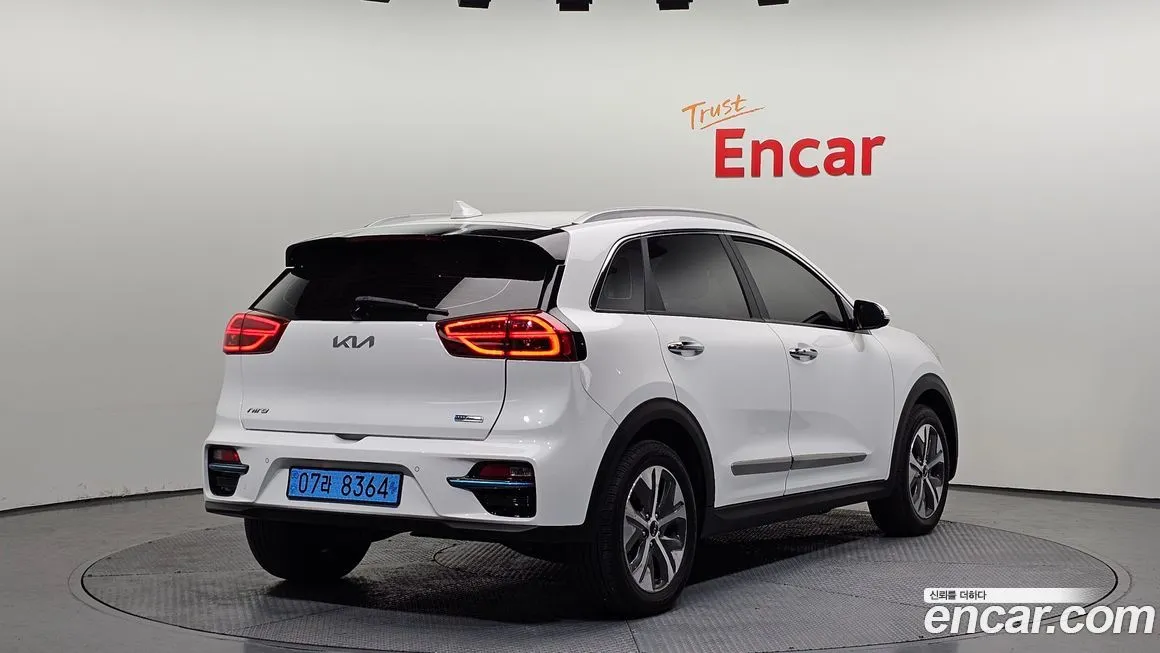 Kia Niro — фото 8