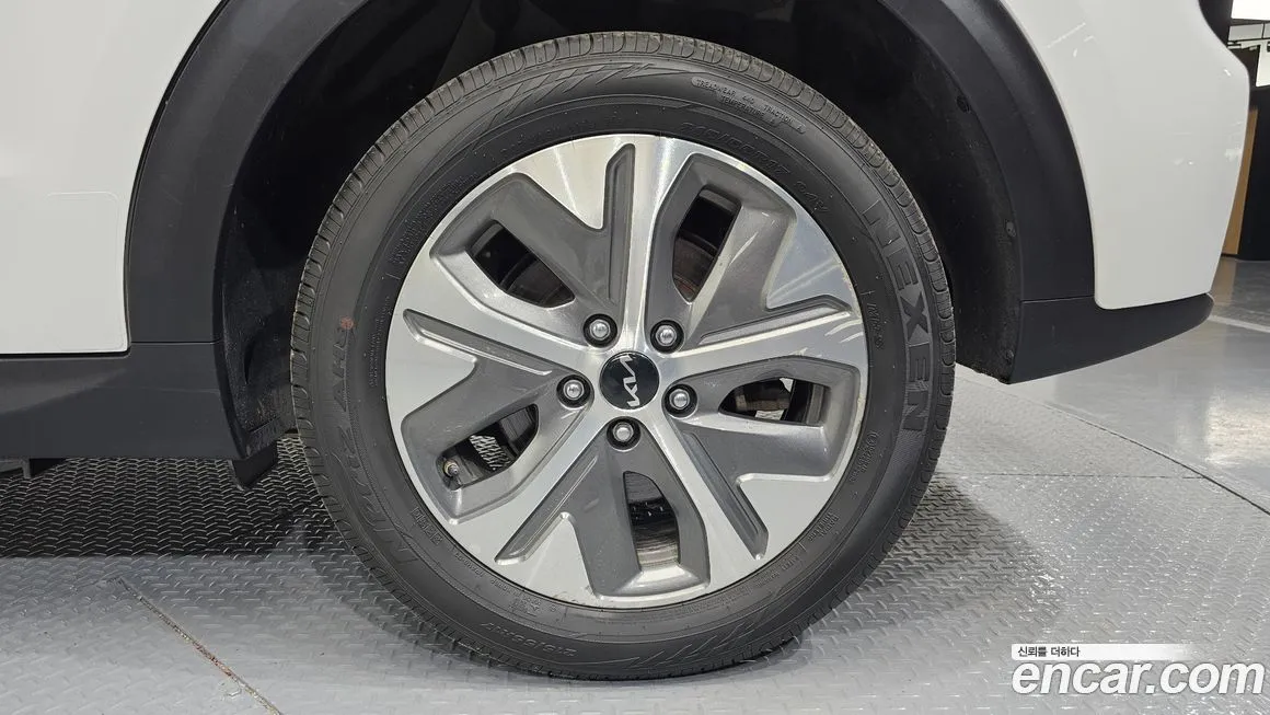 Kia Niro — фото 10