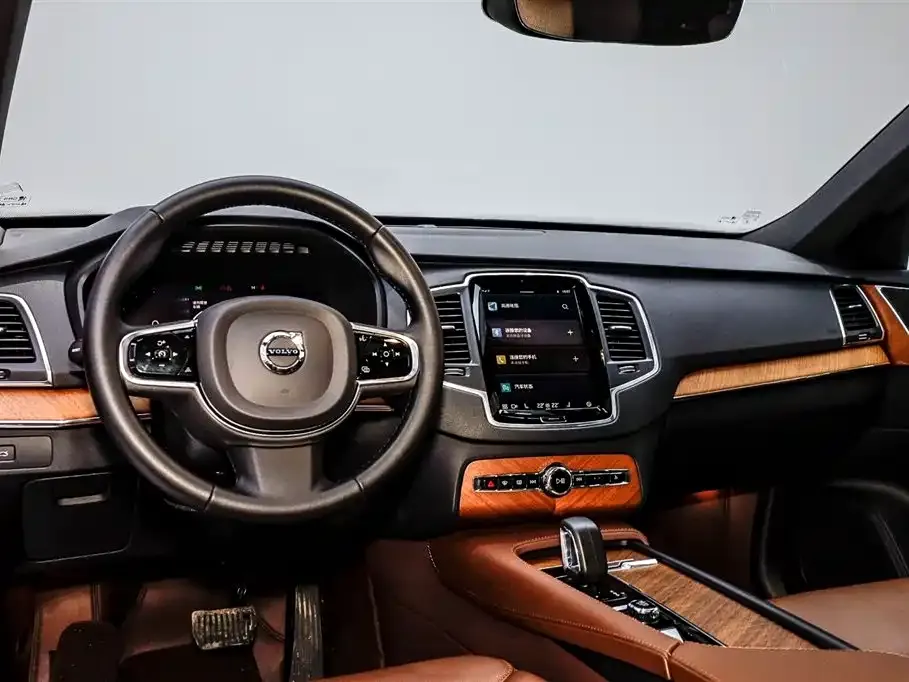 Volvo XC90 — фото 4