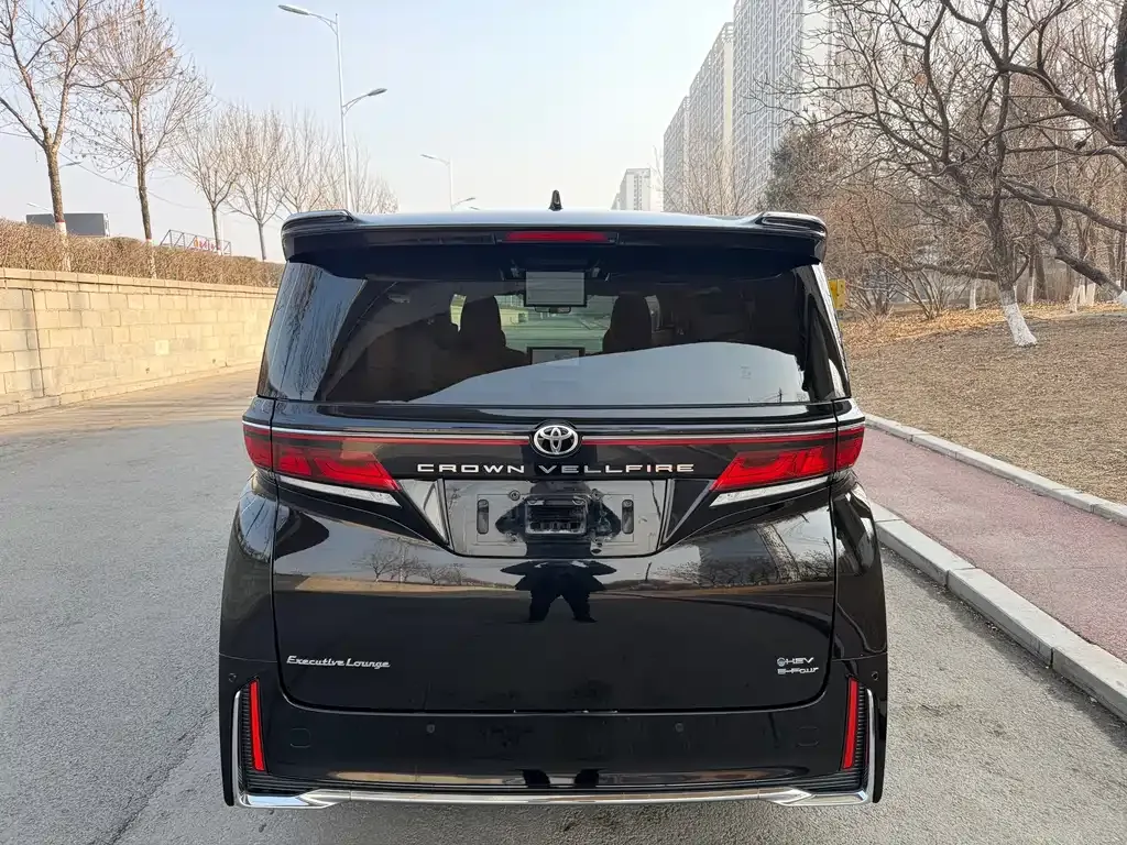 Toyota Vellfire — фото 7