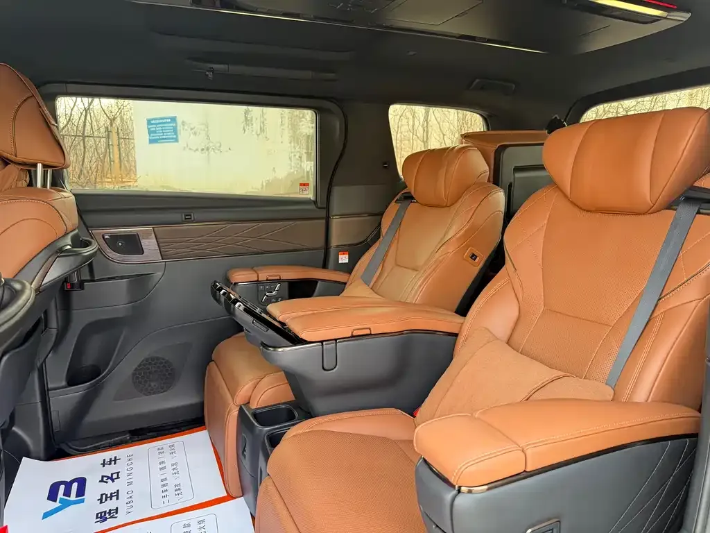 Toyota Vellfire — фото 4