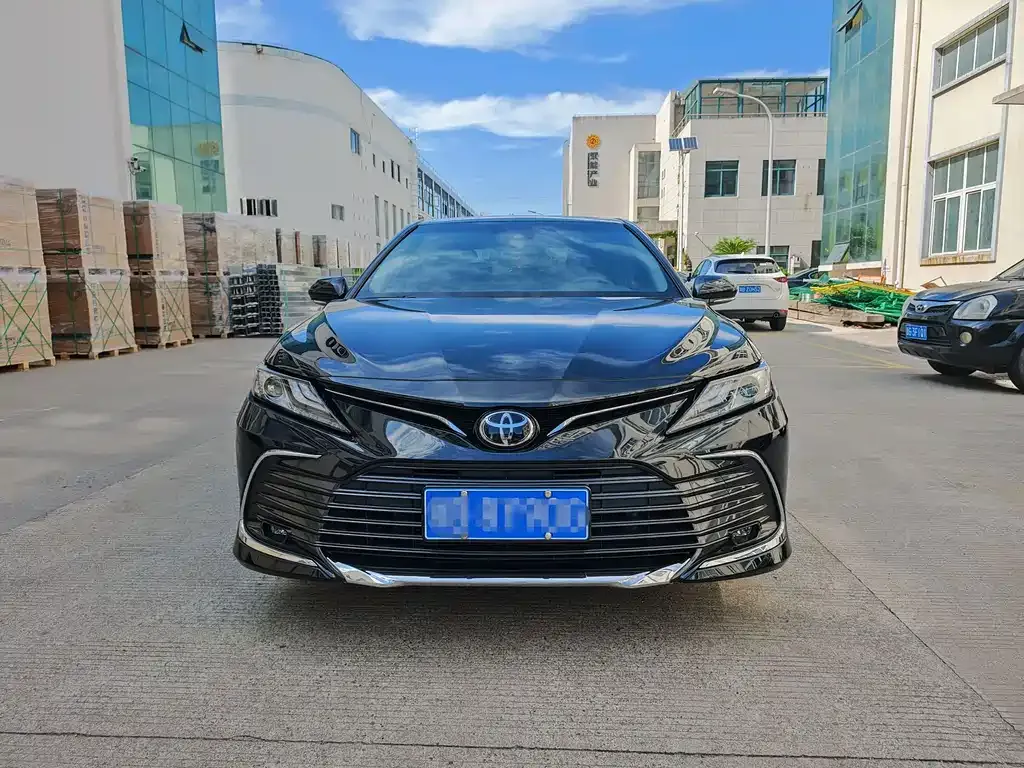 Toyota Camry — фото 6