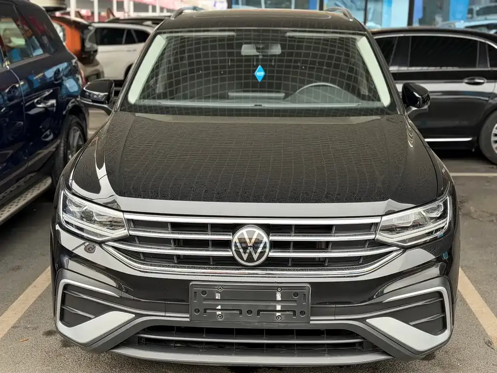 Volkswagen Tiguan L — фото 5
