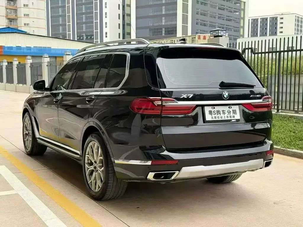 BMW X7 — фото 9