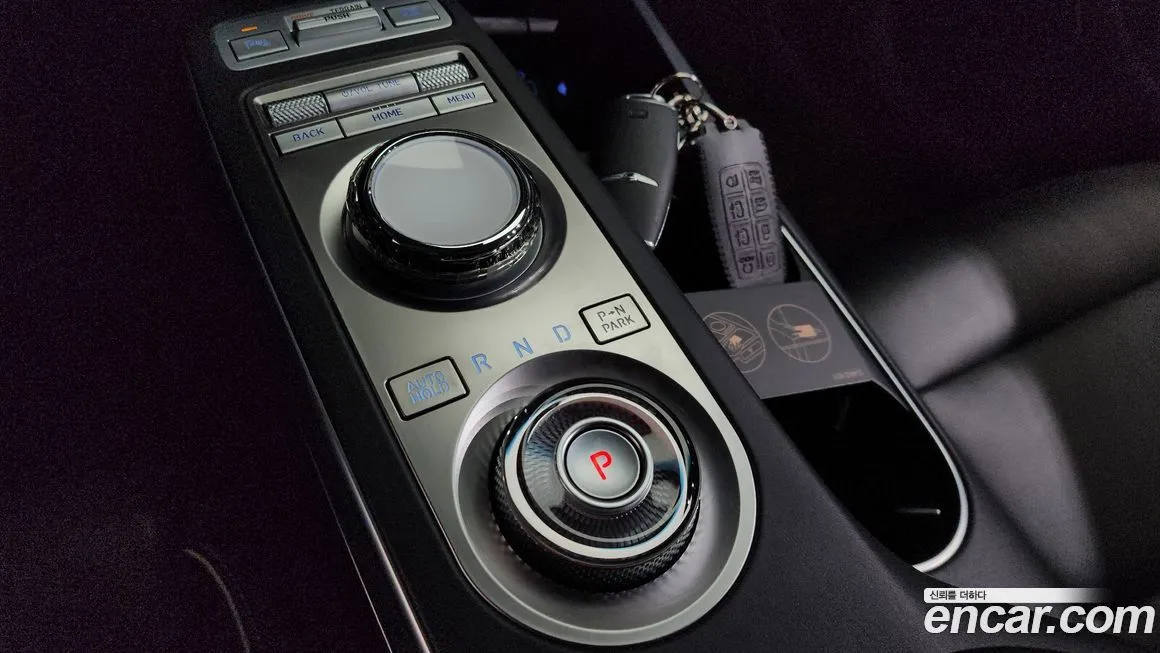 Genesis GV70 — фото 2