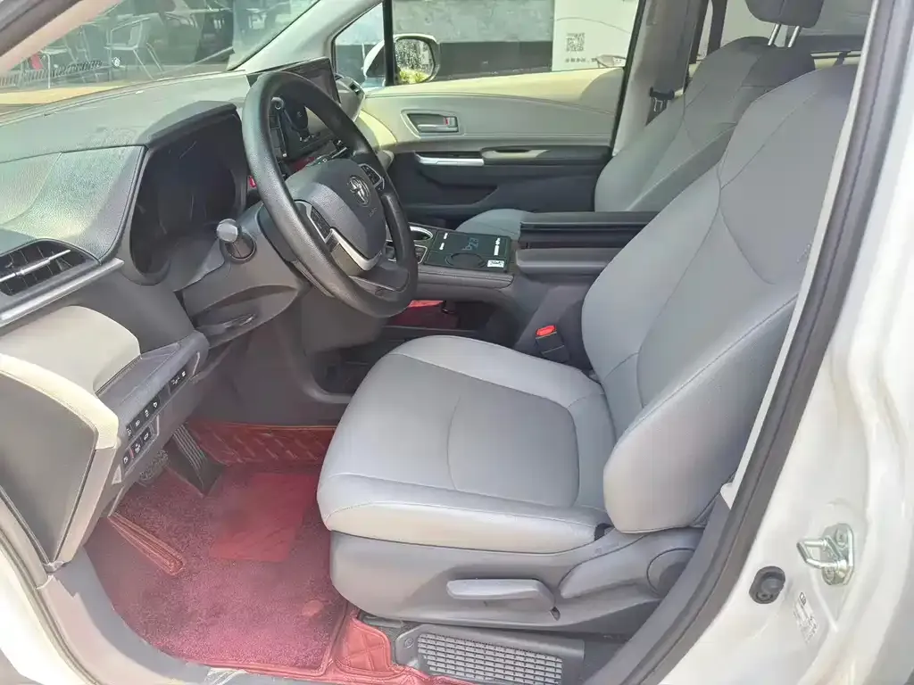Toyota Granvia — фото 4