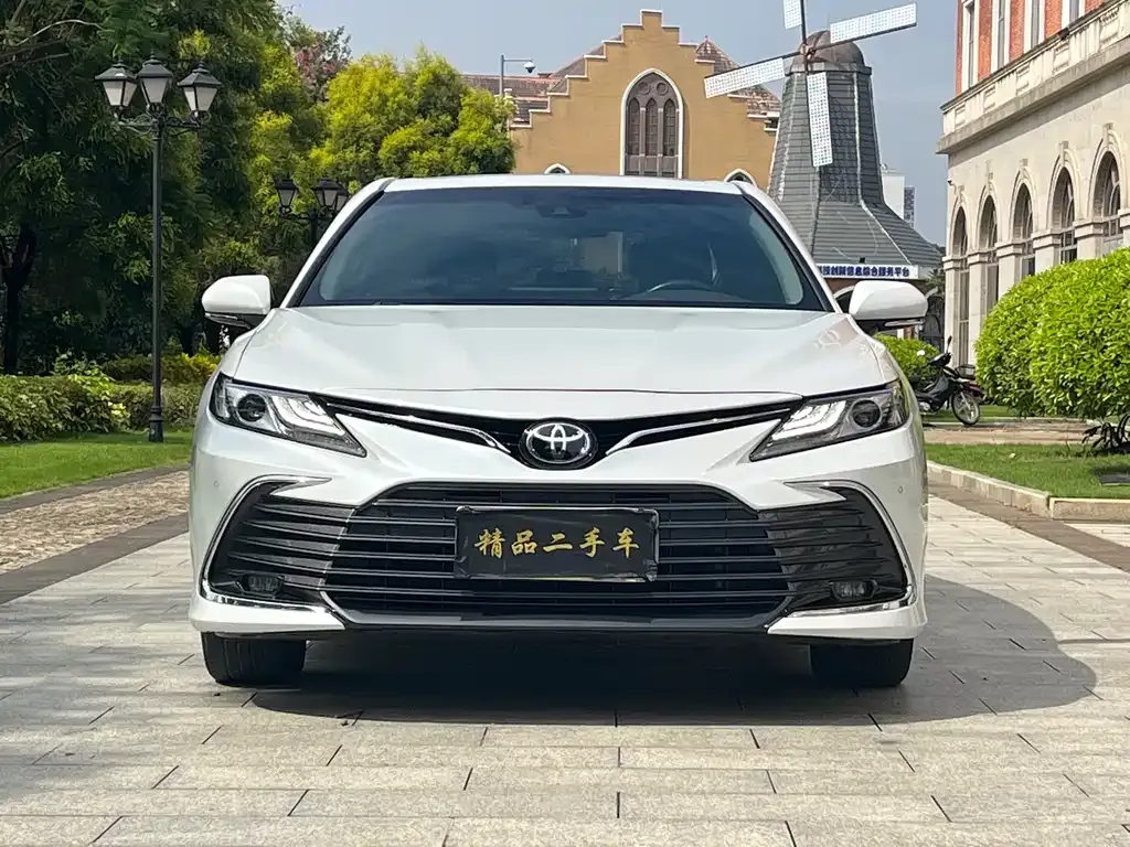 Toyota Camry — фото 7