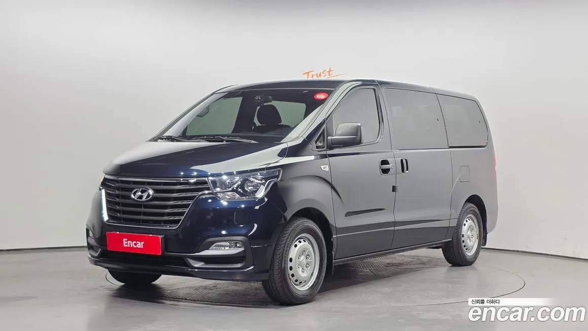 Hyundai Starex — фото 1
