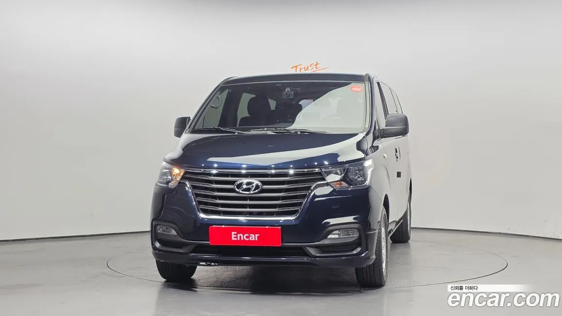Hyundai Starex — фото 2