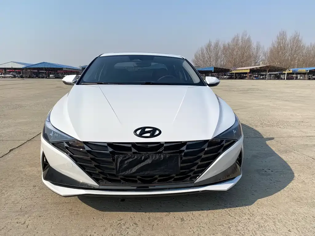 Hyundai Elantra — фото 4