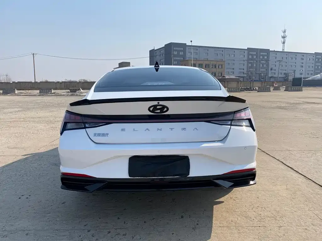 Hyundai Elantra — фото 6