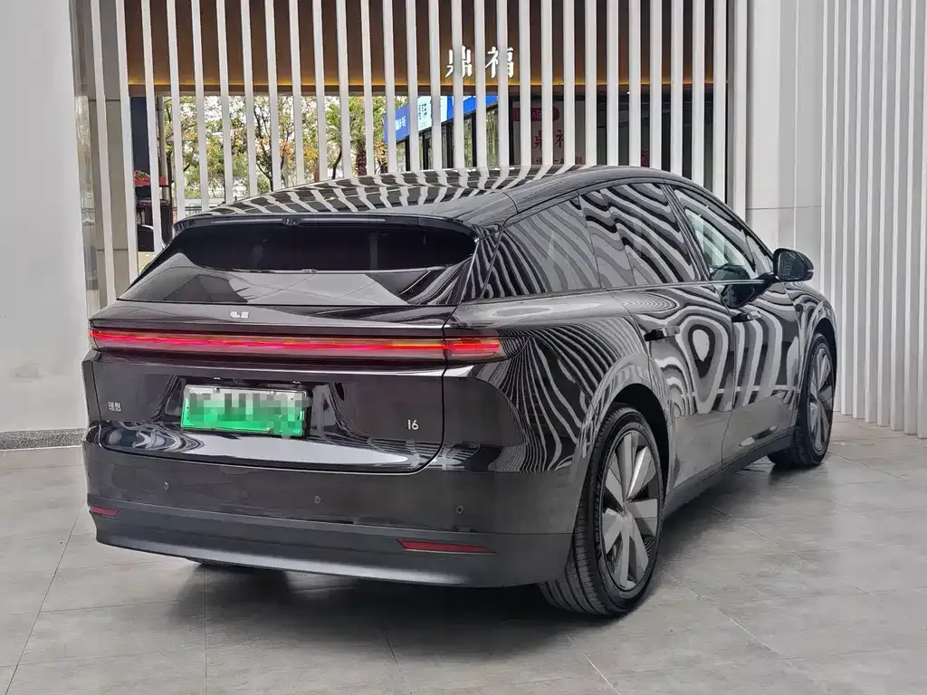 Li Auto i6 — фото 10