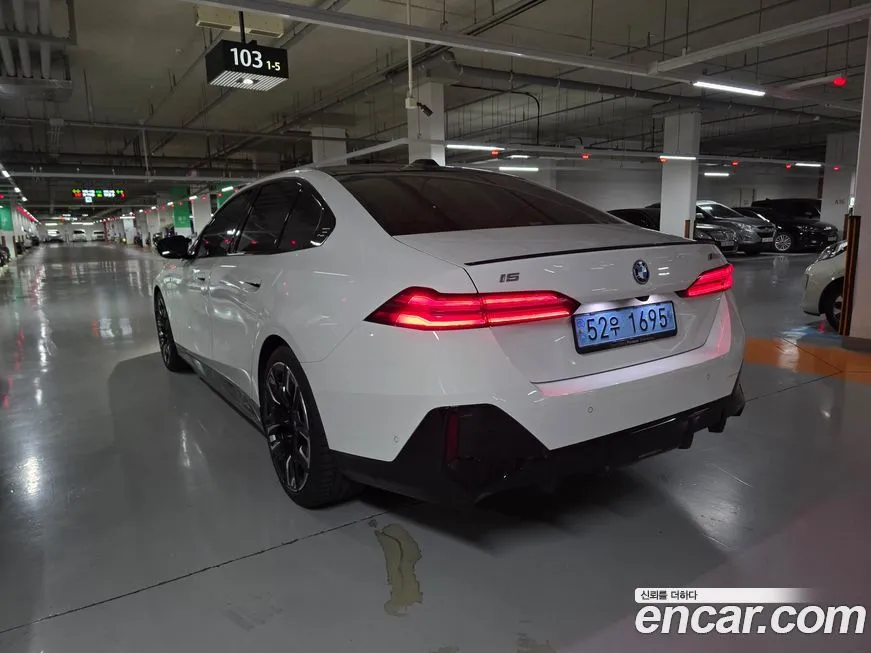 BMW i5 — фото 9
