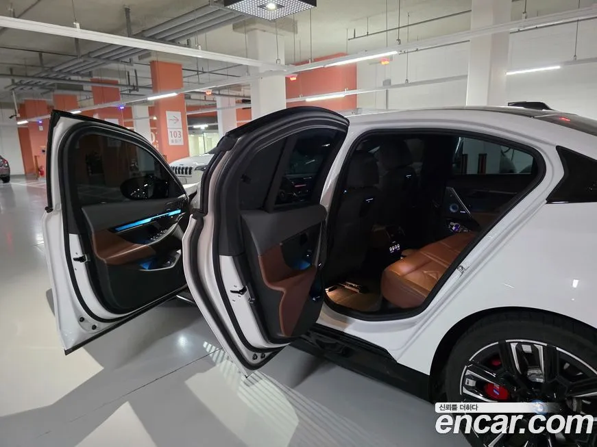 BMW i5 — фото 6