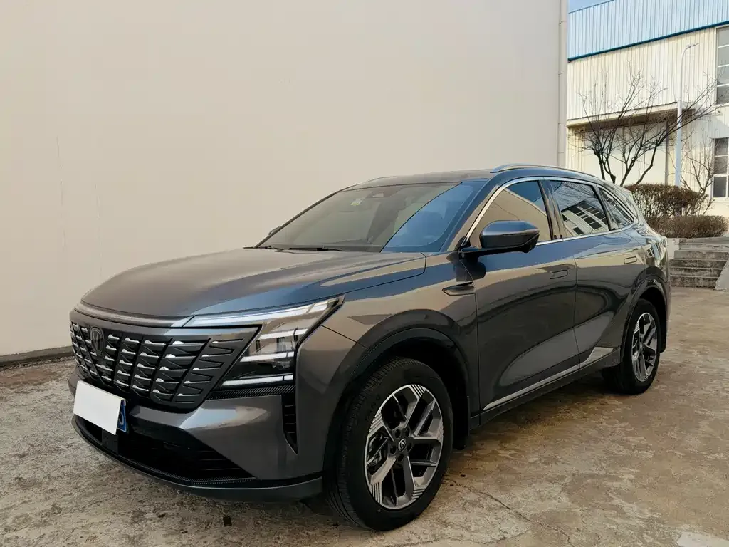 Changan CS75 PLUS — фото 1