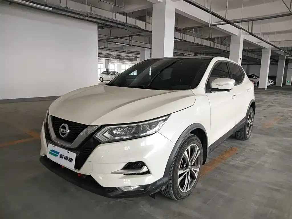 Nissan Qashqai — фото 1