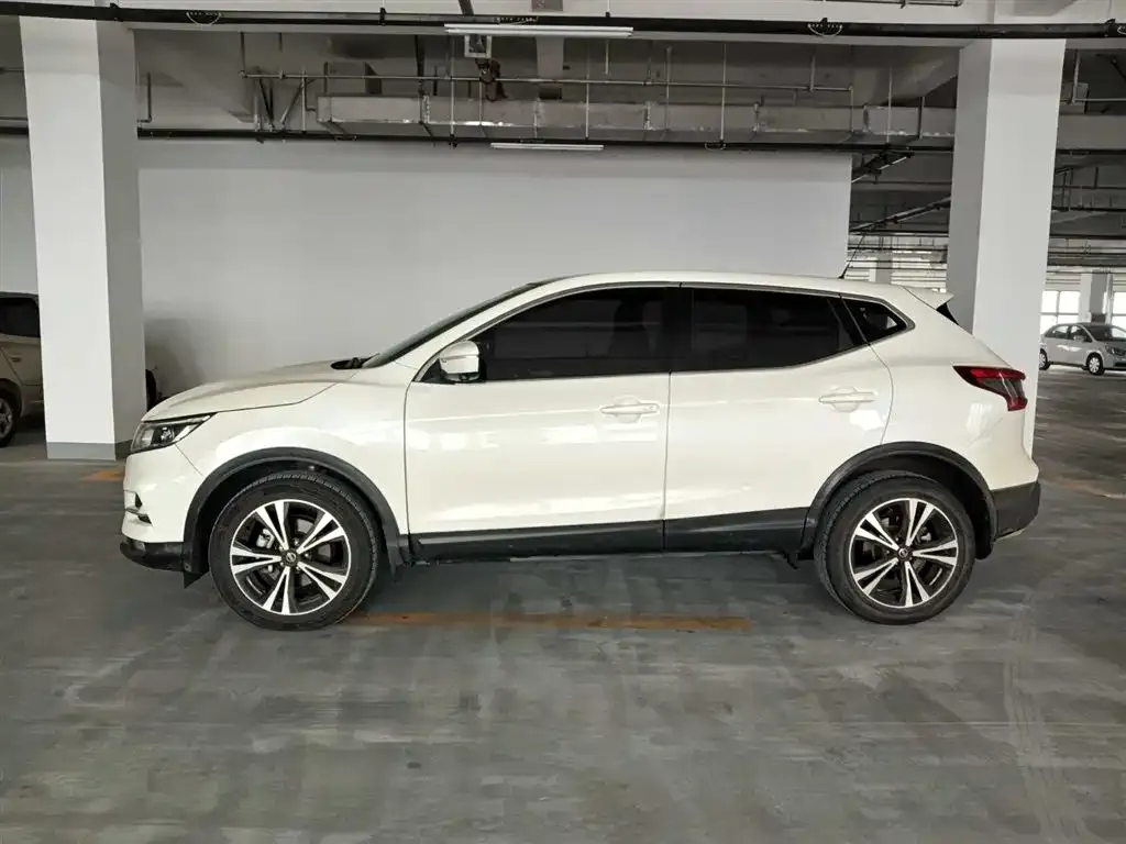 Nissan Qashqai — фото 4