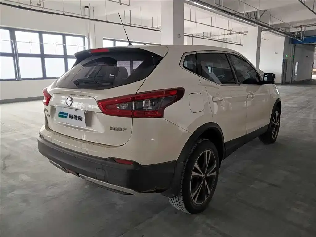 Nissan Qashqai — фото 7
