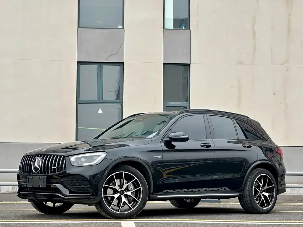 Mercedes-Benz GLC AMG — фото 1
