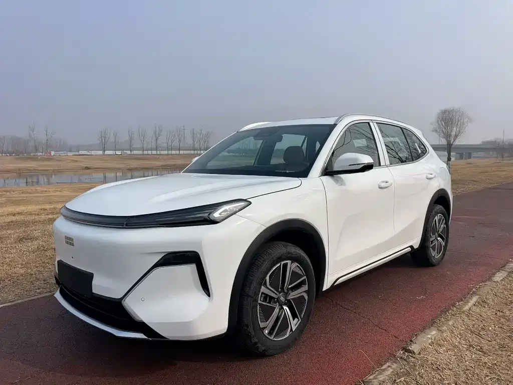 Geely 银河星舰7 — фото 1