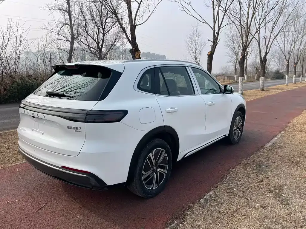 Geely 银河星舰7 — фото 9