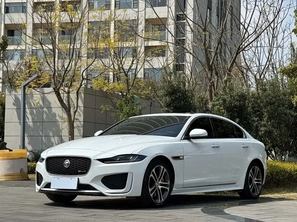 Jaguar XEL — фото 1