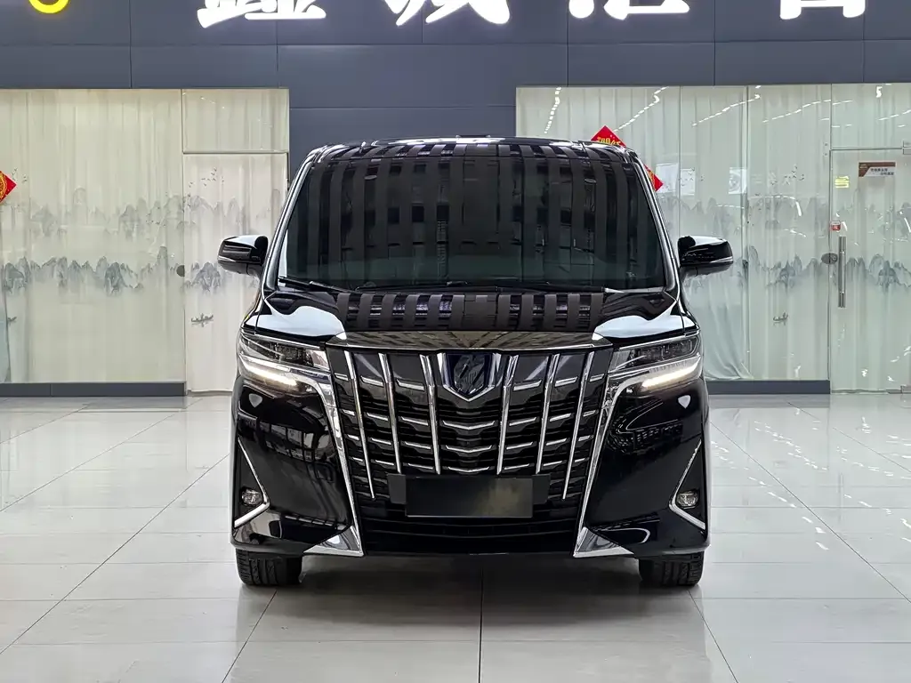 Toyota Alphard — фото 5