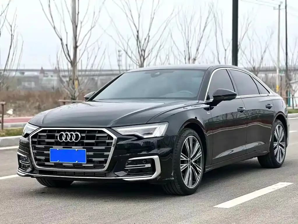 Audi A6L — фото 1