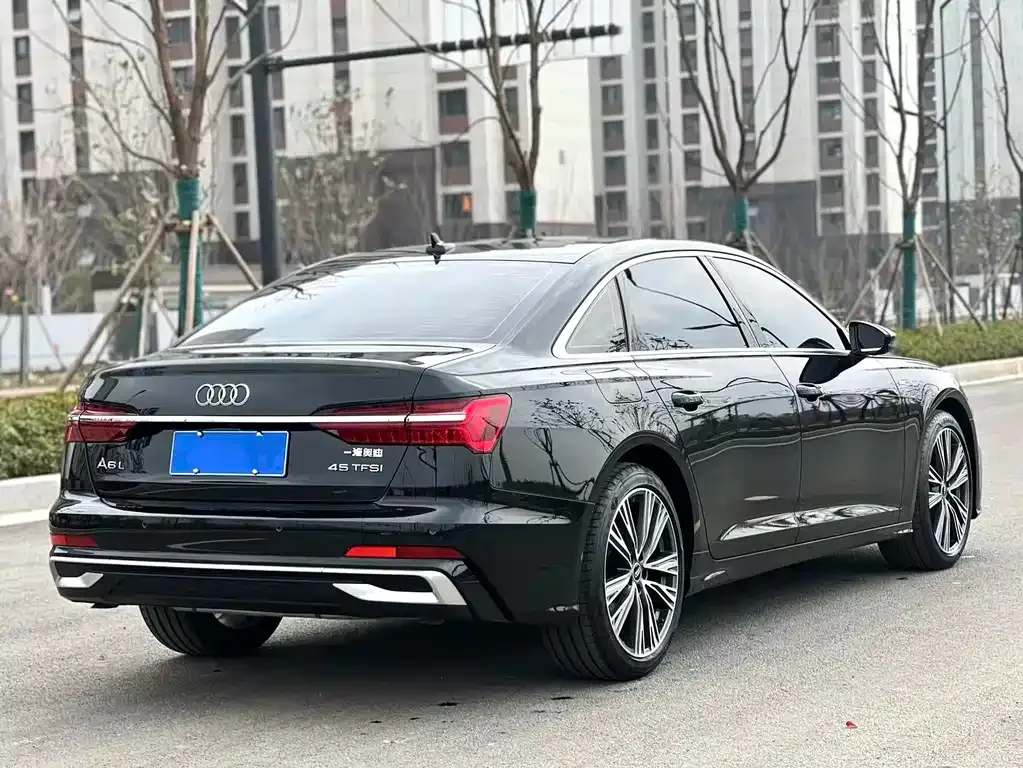 Audi A6L — фото 2