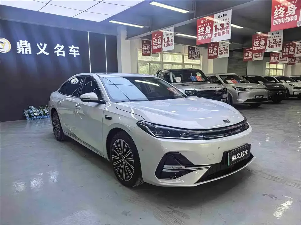 Geely Galaxy A7 — фото 4