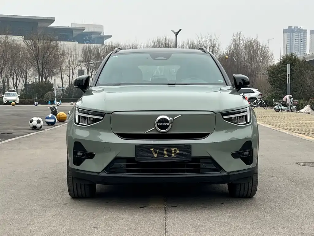 Volvo XC40 NEV — фото 5