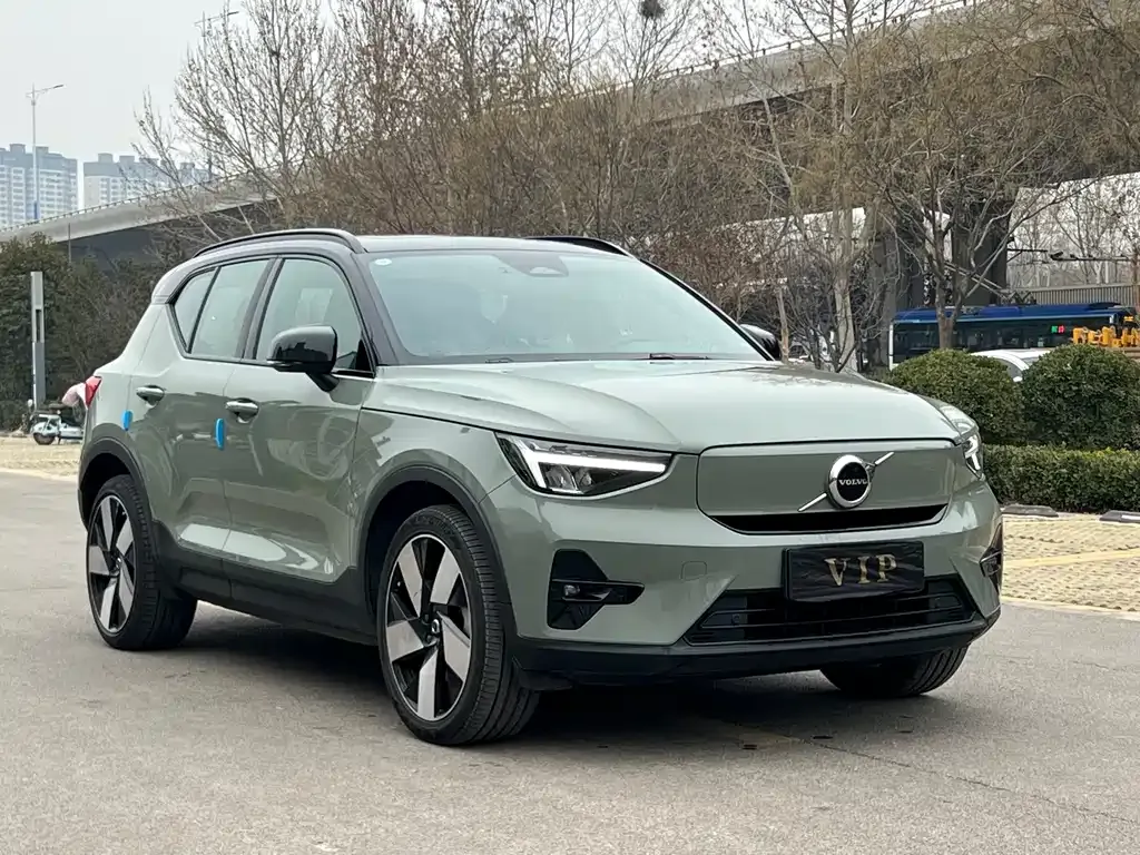 Volvo XC40 NEV — фото 10