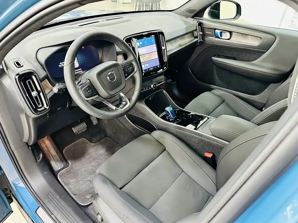 Volvo C40 — фото 10
