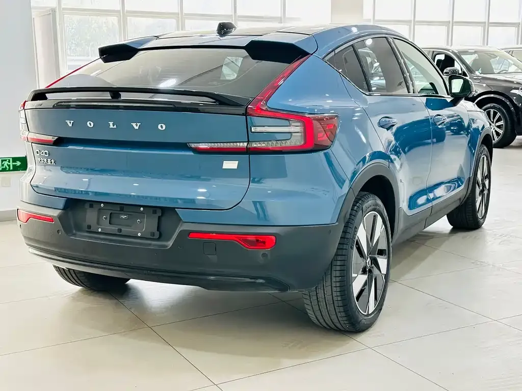 Volvo C40 — фото 4