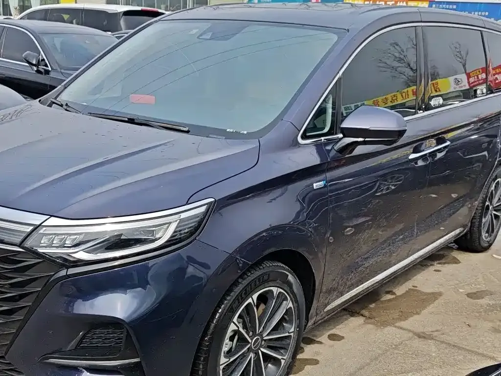 Roewe iMAX8 — фото 3