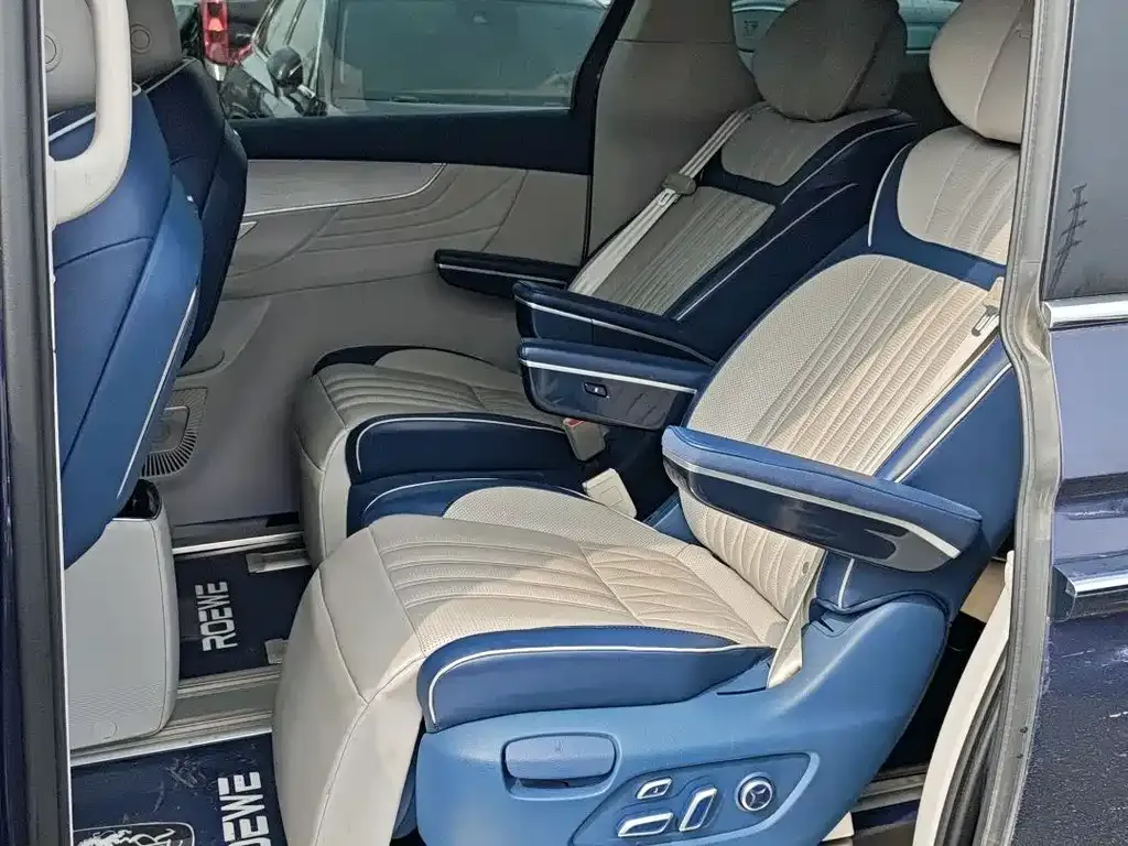 Roewe iMAX8 — фото 8