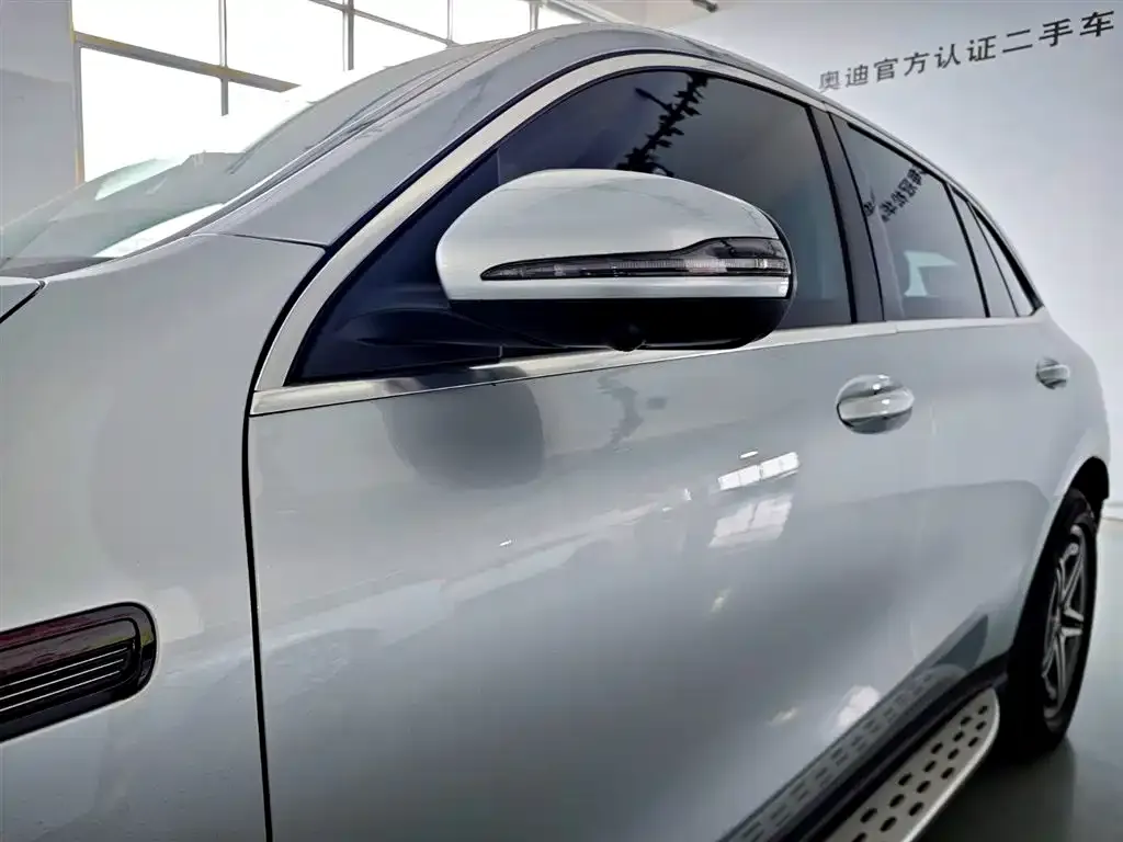 Mercedes-Benz EQC — фото 4